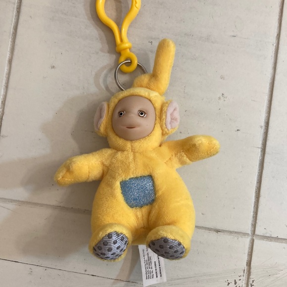 Vintage 90’s fun for all Teletubby yellow laa-laa keychain - Picture 1 of 6